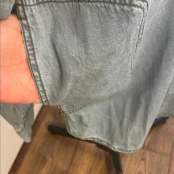 We The Free Light Blue Denim Top - Picture 5 of 9